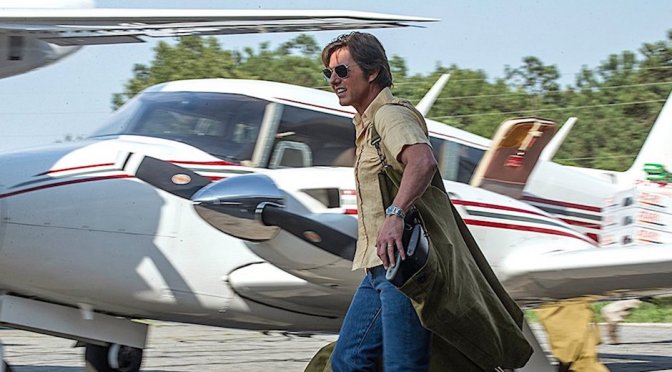 “Feito na América”: Tom Cruise solto e desatinado