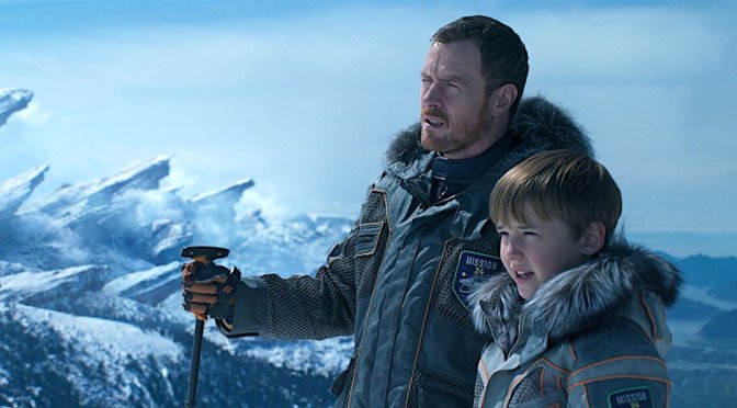 “Perdidos no Espaço” reimagina, com charme, um velho seriado