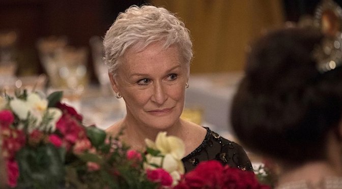 “A Esposa”: Glenn Close, feroz, eleva um filme apenas honesto