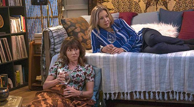 “Disque Amiga para Matar”: comédia, drama e suspense numa só maratona