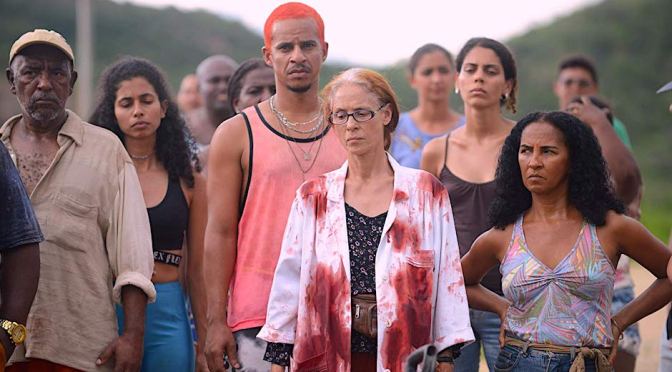 Lógica de “Bacurau” é tão desalentadora quanto a do extremo oposto