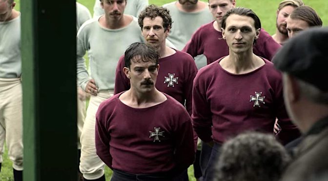 Em minissérie, criador de “Downton Abbey” leva luta de classes ao futebol