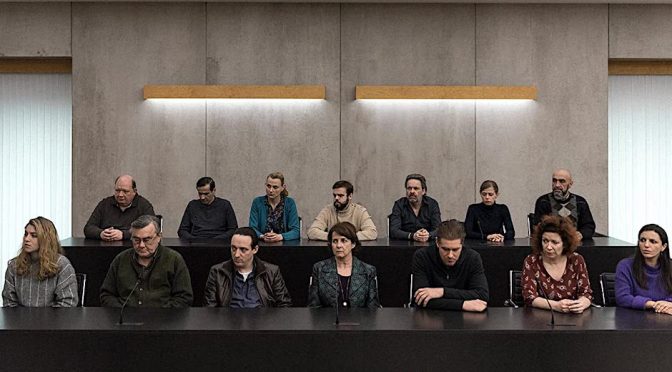 Em “Doze Jurados”, da Netflix, o júri é que vai para o banco dos réus