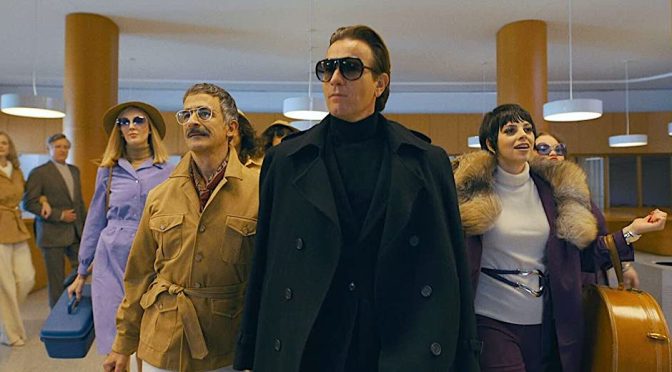 “Halston”, na Netflix: Ewan McGregor salva a grife Ryan Murphy