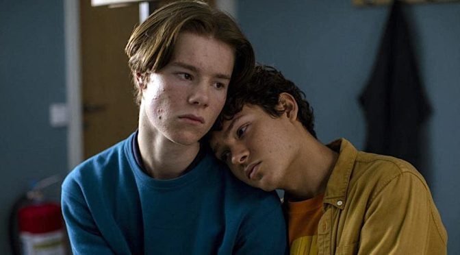 Na sueca “Young Royals”, da Netflix, um olhar revigorante